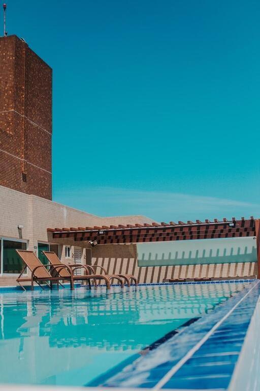 Confortavel Flat Com Piscina De Borda Infinita Na Cobertura Cabedelo Eksteriør billede